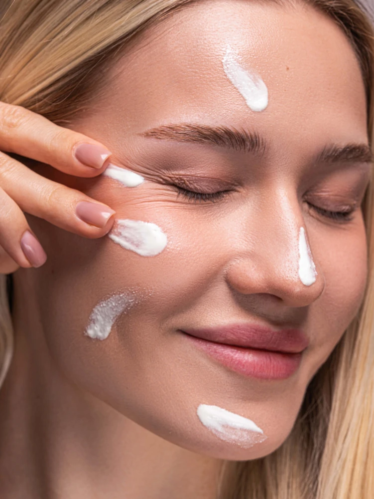 Drėkinamasis apsauginis kremas nuo saulės - SPF 50 SKINBASE, 40 ml