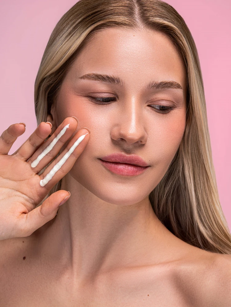 Drėkinamasis apsauginis kremas nuo saulės - SPF 50 SKINBASE, 40 ml