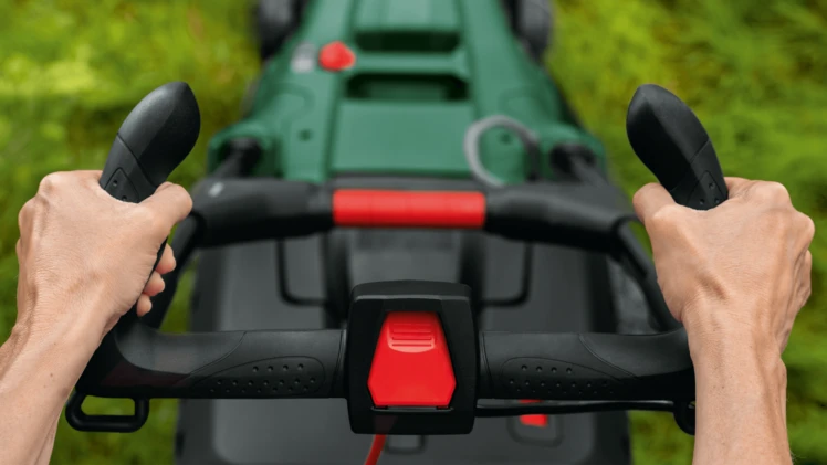 Laidinė vejapjovė Bosch AdvancedRotak 40-650, 1700 W