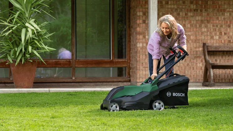 Laidinė vejapjovė Bosch AdvancedRotak 40-650, 1700 W