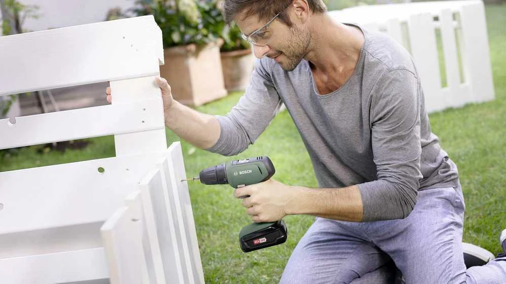 Bosch EasyDrill 18V-40 gręžimo metu lauko sąlygomis