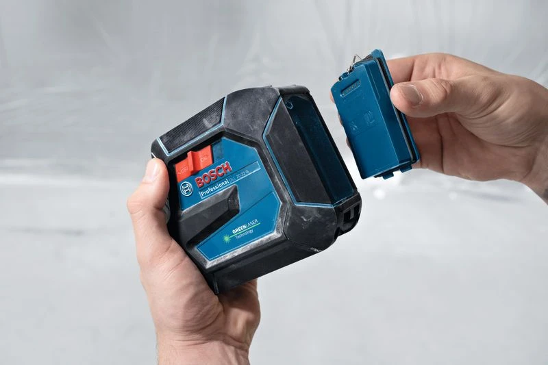 Bosch Linijinis lazerinis nivelyras GLL 20-22 G lagamine su universaliu laikikliu LB 10 (0601065602)