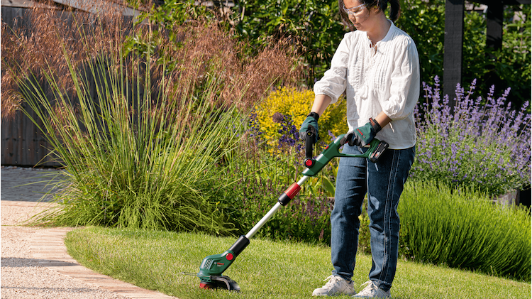 Bosch žoliapjovė UniversalGrassCut 18V-26-500 be akumuliatoriaus ir kroviklio aprašymas - Prekės nuotrauka