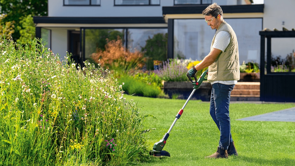 Bosch žoliapjovė UniversalGrassCut 18V-26-500 be akumuliatoriaus ir kroviklio aprašymas - Prekės nuotrauka