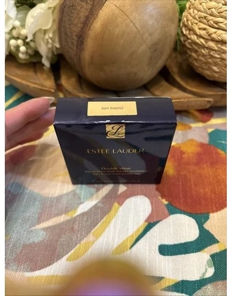 Estée Lauder DOUBLE WEAR STAY-IN-PLACE MATTE POWDER FOUNDATION 3W1 Tawny, 11 g