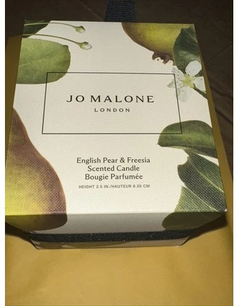 Jo Malone angliškų kriaušių ir frezijų kvapioji žvakė 200 g