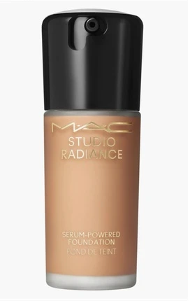 MAC Cosmetics drėkinamasis makiažo pagrindas „Studio Radiance“ (serumu sustiprintas makiažo pagrindas), 30 ml, NW43