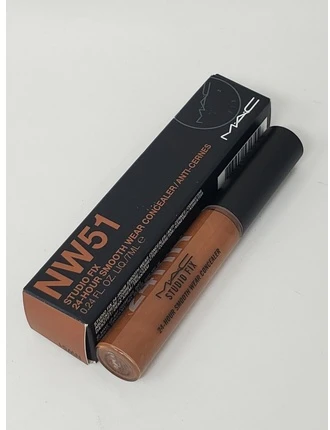 MAC Cosmetics skystas veido kaukė „Studio Fix“ (24 valandų švelnus veido kaukė) 7 ml, NW51