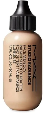 Švytėjimo efektą suteikiantis makiažo pagrindas MAC Studio Radiance 50 ml, Spalva:C7