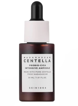 „Skin1004 Madagaskaro centelės“ drėkinamasis ir raminamasis ampulių serumas moterims nuo papilkėjusios odos, 30 ml