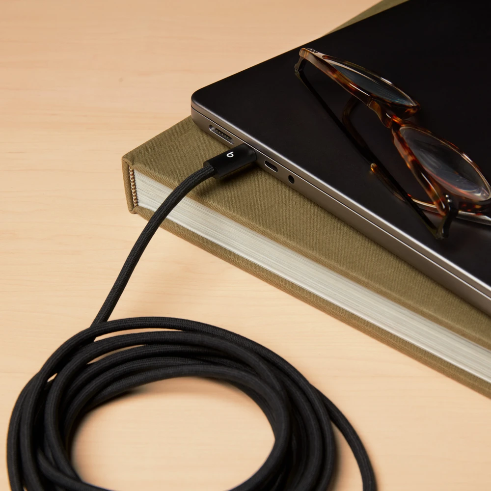 Beats 240W USB-C to USB-C Braided Cable (3 m ) - Bolt Black - MHX64ZM/A