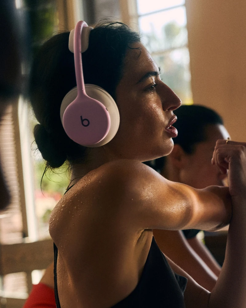 Beats 360 Over-Ear Headphones - Pink with Pink Performance Knit Cushions - MJE64ZM/A