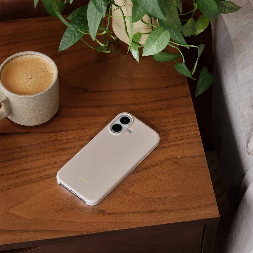 Beats iPhone 17 Case with MagSafe and Camera Control - Lime Stone - MGK34LL/A