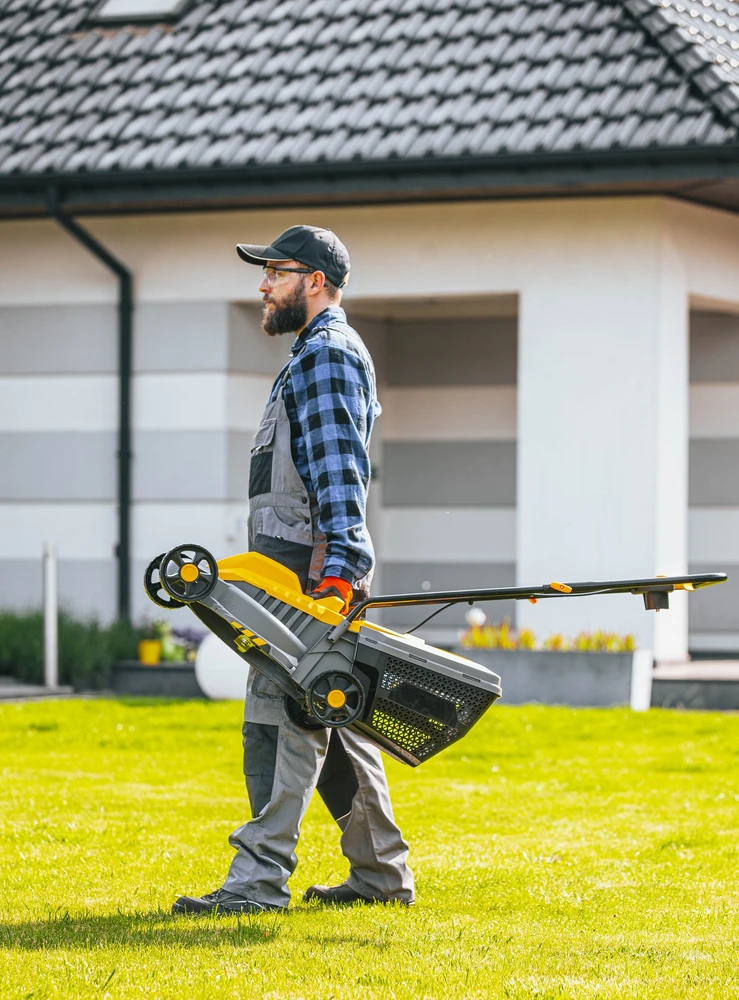 Powermat Elektrinė vejapjovė, 2200W, 32cm pjovimo plotis, lengva, 30L surinkimo dėžė, mažiems sodams