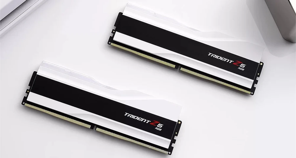RAM Atmintis G.Skill Trident Z5 RGB, DDR5, 32 GB, 6000MHz, CL32 (F5-6000J3238F16GX2-TZ5RW)