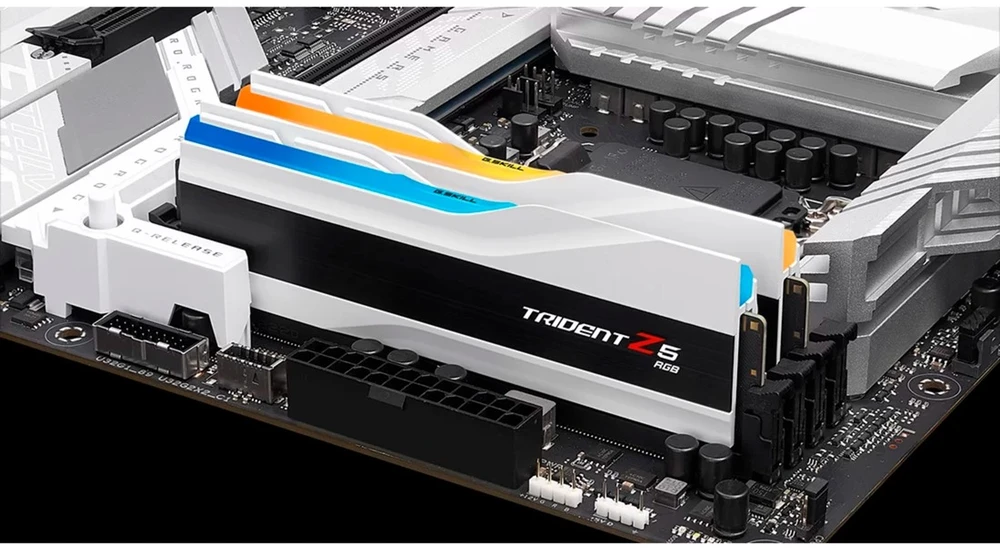 RAM Atmiņa G.Skill Trident Z5 RGB, DDR5, 48 GB, 7200MHz, CL36 (F5-7200J3646F24GX2-TZ5RW)