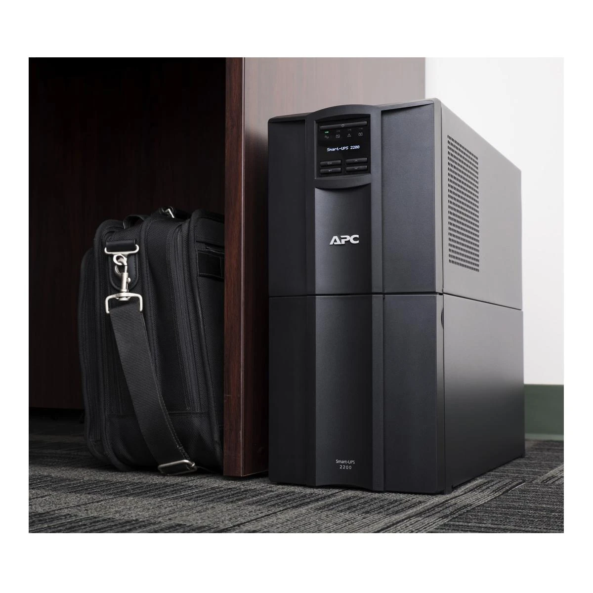 APC Smart-UPS 2200VA LCD 230V su SmartConnect
