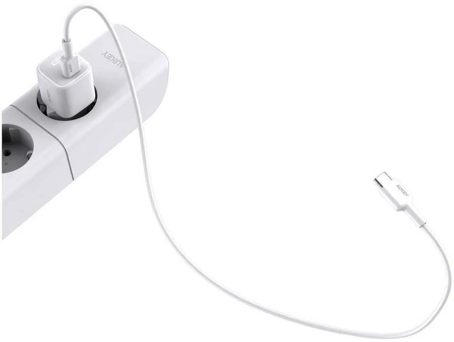 Aukey PA-B1 įkroviklis su USB-C laidu lizde
