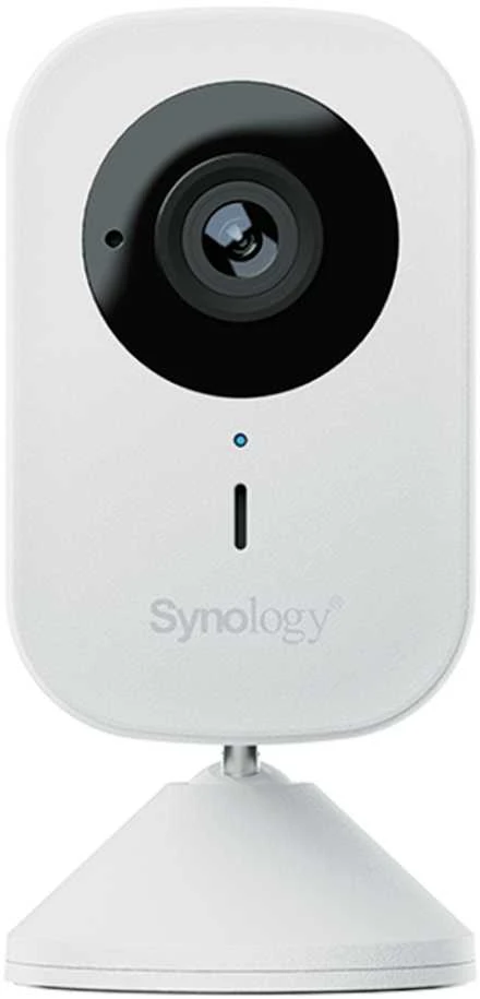 „Synology CC400W“ apsaugos kamera „Cube IP“ apsaugos kamera, skirta naudoti viduje ir lauke, 2560 x 1440 pikselių, skirta luboms / sienoms / stalui.