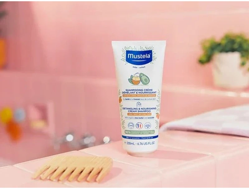 Mustela Sviestmedžių aliejumi & Avocado Hair Kreminis Treatment Detangling & Smoothing, 200 ml