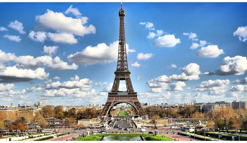 Paris Hilton Can Can