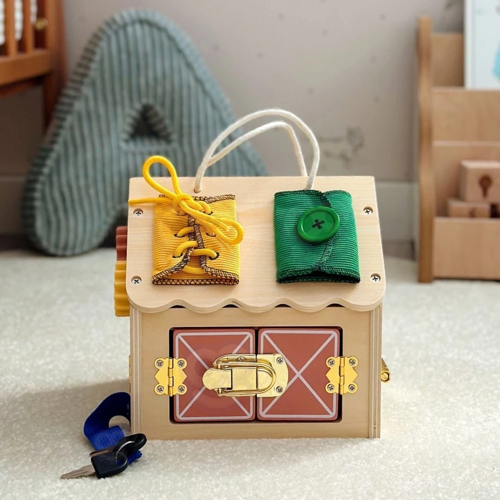 Tooky Toys Žaislas medinis namas TOOKY TOY, su spynomis