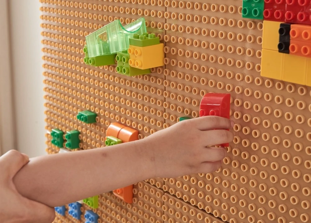Žaidimų plokštė Masterkidz, sukonstruojama pagrindo plokštė