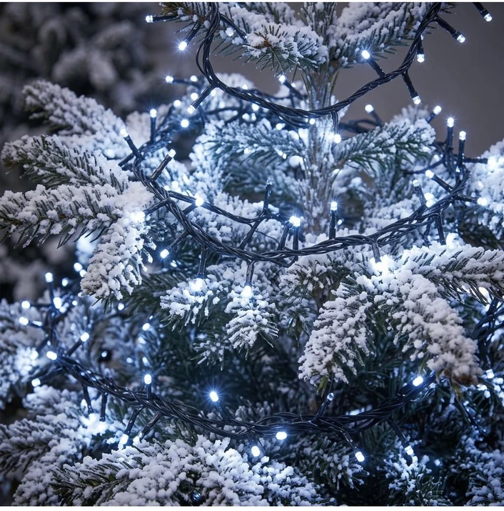 30m Girlianda su Blykstės Funkcija,500 šaltai baltų LED