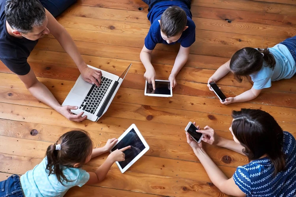1attack.de - 15m - Crossover - 1 vnt. - Ethernet Gigabit Lan tinklo kabelis (rj45) 1000mbit/s patch kabelis Utp, suderinamas su Cat.5 Cat.5e Cat.7