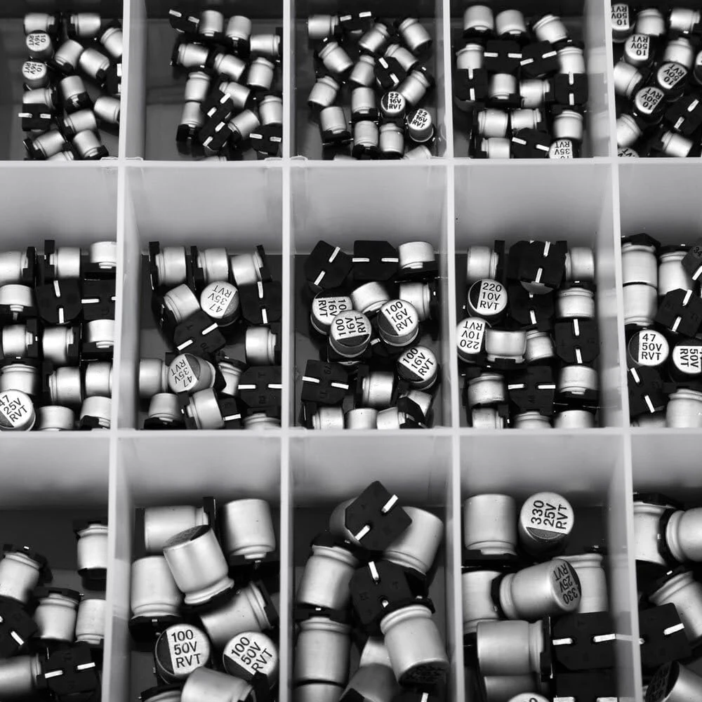 400 vnt. 24 verčių smd elektrolitiniai kondensatoriai aliuminio elektrolitinių kondensatorių rinkinys 1uf - 1000uf