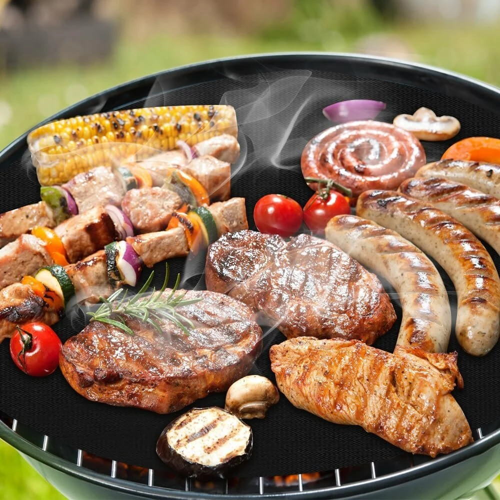 5 grilio kilimėlių rinkinys dujiniam griliui, 60 x 40 cm bbq grilio kilimėliai, nelipnūs tefloniniai grilio kilimėliai, lengvai valomi ir daugkartinio naudojimo, atsparūs karščiui su 2 šepetėliais dujiniam griliui, angliniam griliui