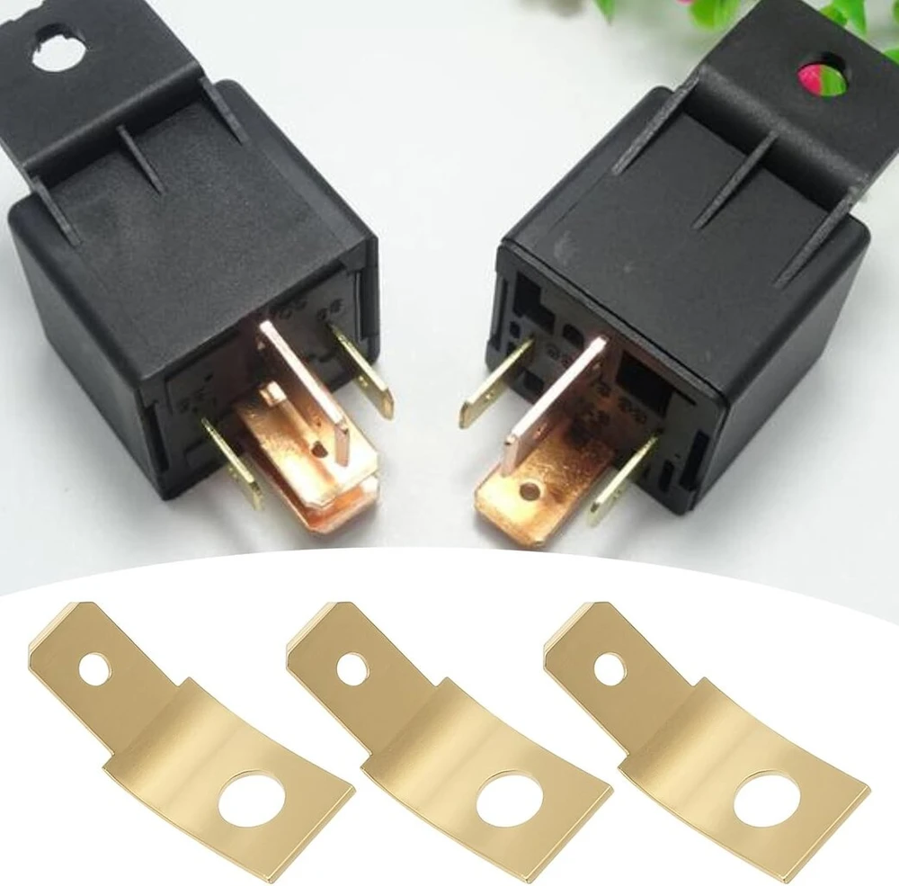 50 vnt. M4 žalvariniai jungtys, 6.3 mm, kampuotos