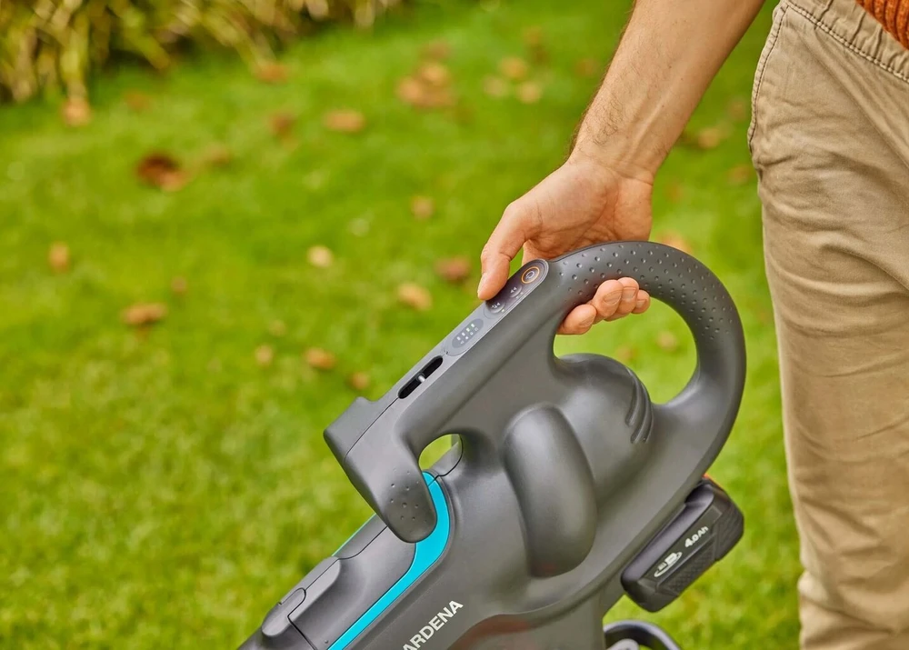 Akumuliatorinis lapų pūstuvas Gardena 18v P4a 14895-55