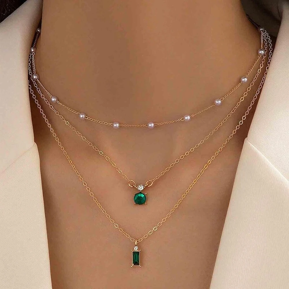 Aneneiceera boho stiliaus daugiasluoksnis smaragdo perlų vėrinys-chokeris auksinis smaragdo pakabukas mažų perlų vėrinys žalio brangakmenio vėrinys grandinėlė papuošalai moterims ir mergaitėms, cinkas