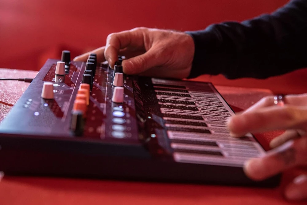 Arturia - Microfreak sintezatoriaus klaviatūra - 25 klavišų hibridinis sintezatorius su Pcb klaviatūra, bangų lentelės ir skaitmeniniais generatoriais, analoginiai filtrai