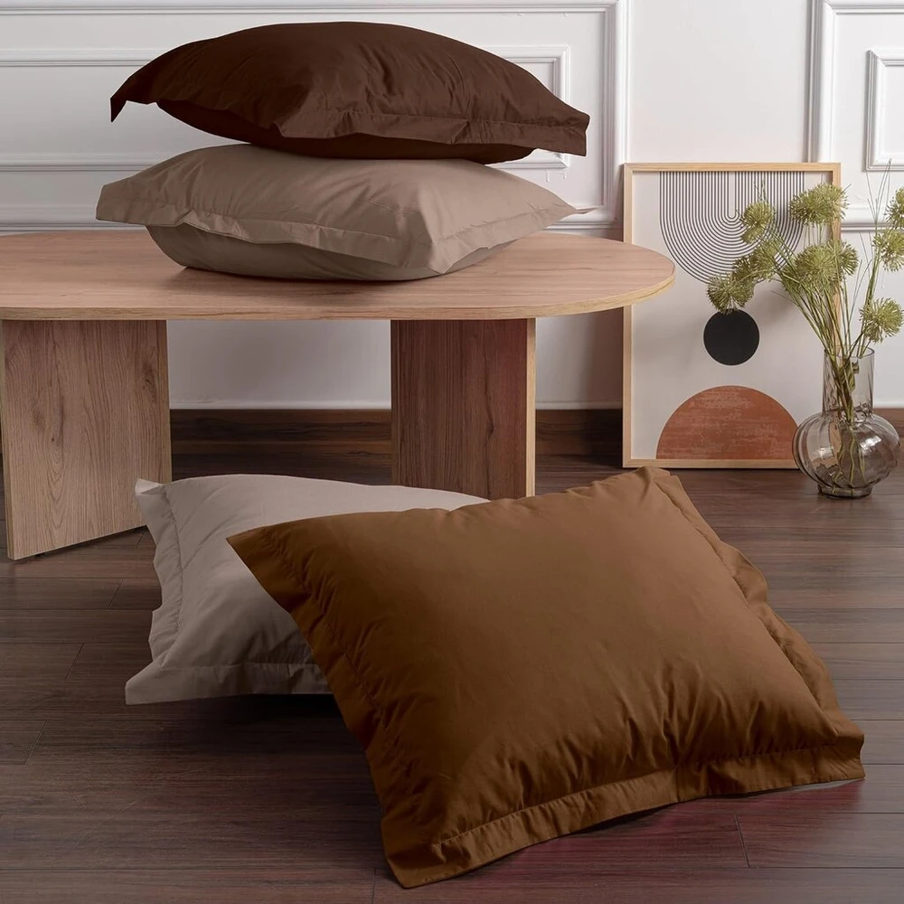 Aukščiausios kokybės pagalvių užvalkalų komplektas (2 vnt.), 80 x 80 cm, 100% medvilnės ranforsas, rudas | uždarymas vokeliu, 155 siūlų skaičius | galima skalbti skalbimo mašinoje 30°c temperatūroje, minkštas ir patvarus