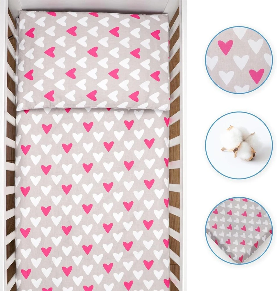 Baby Comfort 3 dalių kelioninės lovelės patalynės komplektas: antklodės užvalkalas, pagalvės užvalkalas ir paklodė su guma, skirtas 95 x 65 cm (rožinės širdelės)