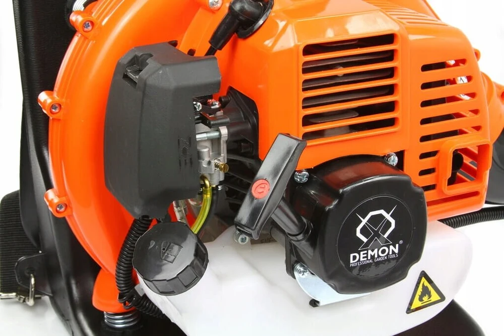 Benzininis kuprinės tipo lapų pūstuvas demon 0,75kw 6500 Rpm
