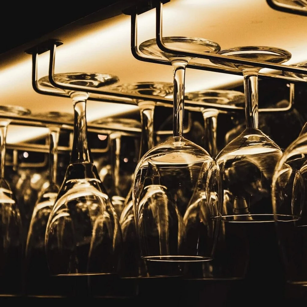 Beoiuczzy 4 metalinių vyno taurių laikiklių rinkinys, 40 cm stiklo laikiklis pakabinimui, metalinis vyno taurių laikiklis, pakabinamas taurių stovas po lentyna barui, virtuvei, restoranui