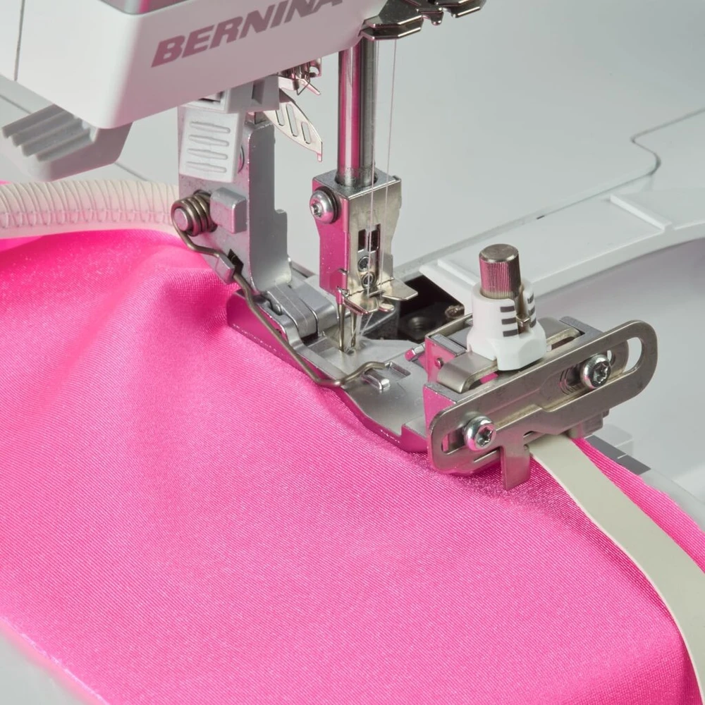 Siuvimo mašina Bernina L14 guminė prispaudimo pėdelė overlokams L 850 / L 860