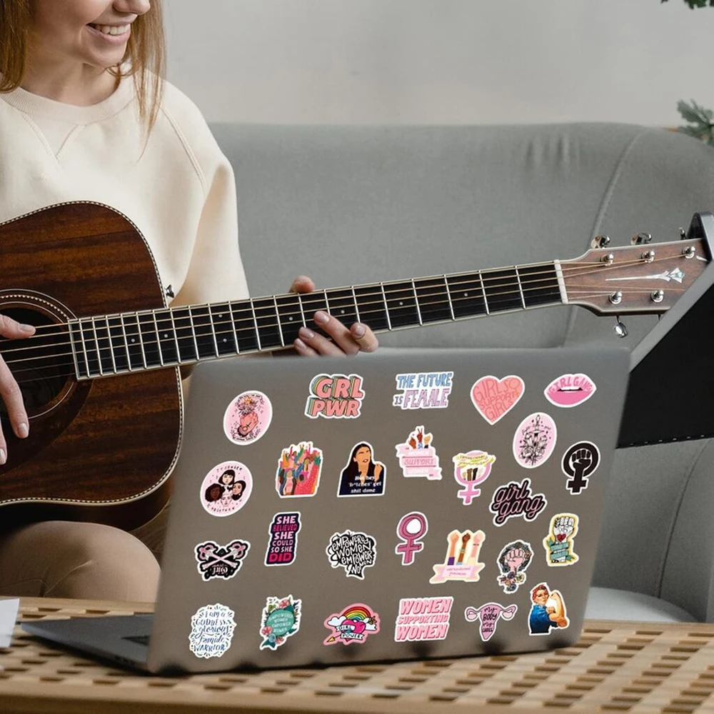 Cobee feministiniai lipdukai, 100 vienetų girl power lipdukų, vandeniui atsparūs viniliniai lipdukai, mergaitėms moterims, dovanos nešiojamam kompiuteriui, šalmui, kepurėms, vandens buteliams, automobilio lipdukai