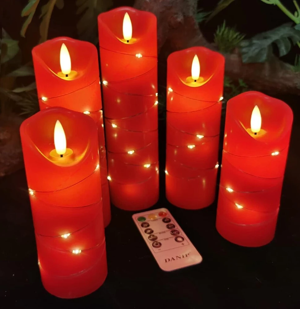 Danip raudona led žvakė su integruotomis girliandomis, 5 led žvakė su 10 mygtukų nuotolinio valdymo pulteliu, 24 valandų laikmačio funkcija, šokanti liepsna, tikras vaškas, maitinama baterijomis.