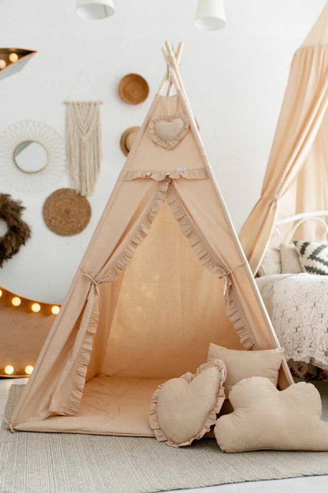 Didelis tipi palapinė vaikams su priedais, smėlio spalvos