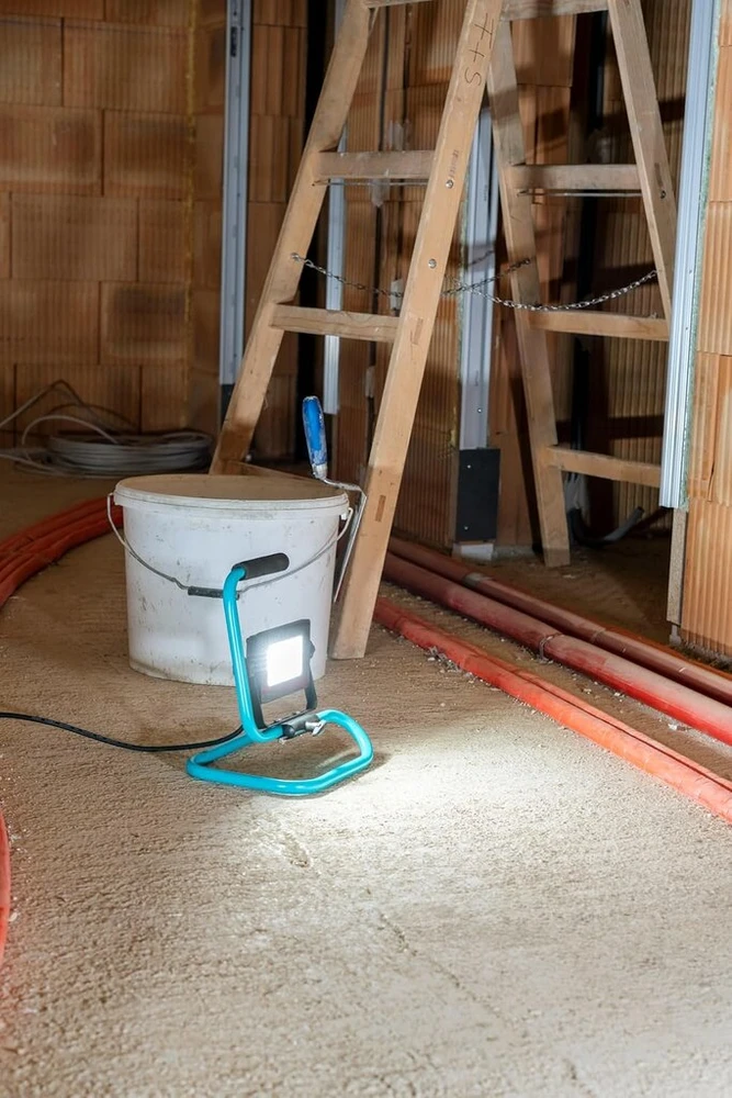 Eglo Led statybinis prožektorius, nešiojamas darbo šviestuvas iš aliuminio ir plastiko, darbo šviestuvas turkio ir juodos spalvos, pasukama dirbtuvių lempa, Ip65, neutrali balta, 2000 lm