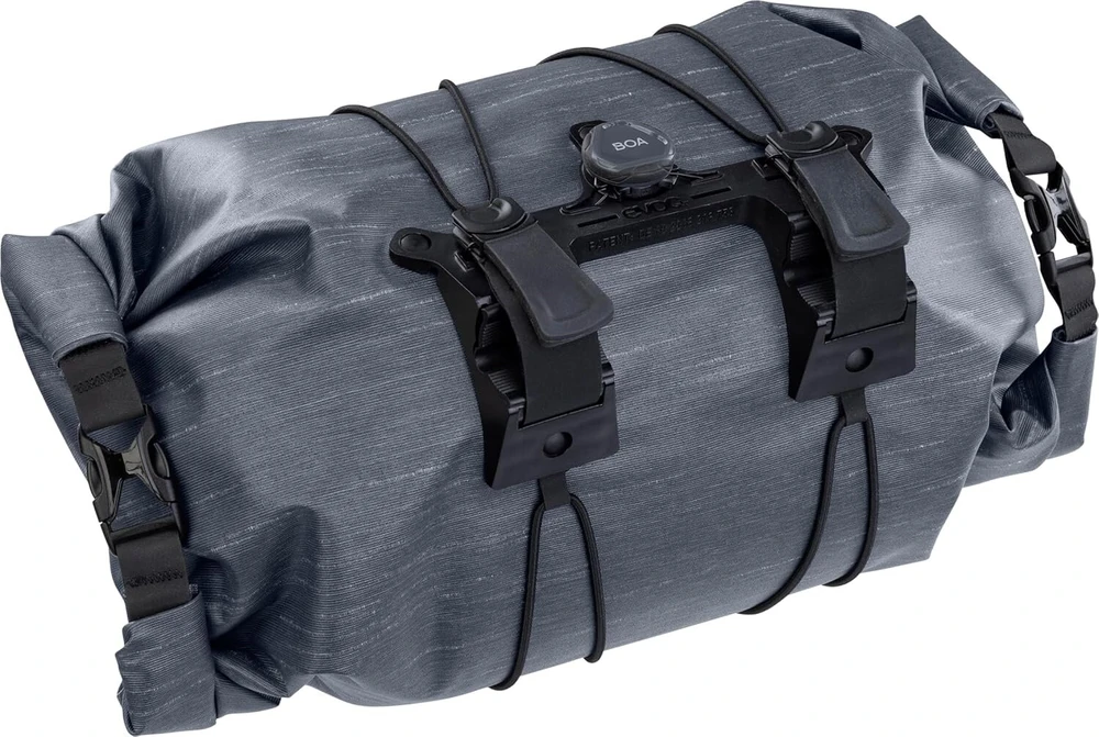 Evoc handlebar pack boa wp 9 rankinė ant vairo (susukamas kišenės atidarymas, boa(r) fit sistema, atspindintis logotipo atspaudas, talpa: 9l, svoris: 350 g, matmenys: 20 x 35 x 20 cm), carbon pilkas