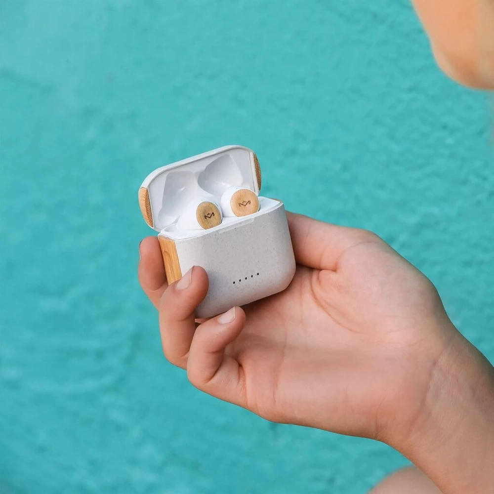 House of Marley Rebel ausinės į ausis su bluetooth, tvariai pagamintos, belaidis garsas, įkraunamos ir su jutikliniu valdymu, 30 valandų grojimo laikas su elegantišku ir nešiojamu įkrovimo dėklu