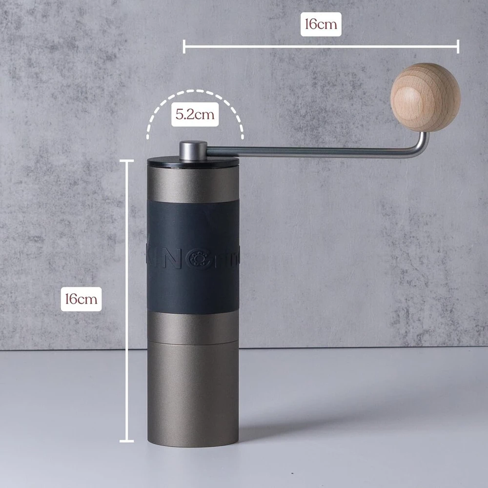 Kavamalė Kingrinder K0 rankinis kavos malūnėlis su tiesia rankena ir 140 reguliuojamų malimo lygių, skirtas Aeropress, French Press, Drip, 25 g talpa