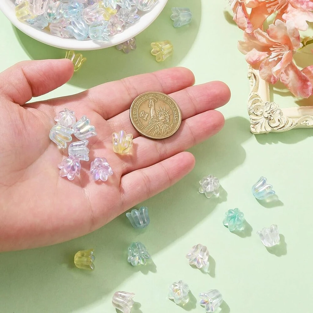 Kitbeads 300 vnt. gėlių karoliukų kepurėlės, nepermatomos Ab spalvos, dengti varpelio formos karoliukai, akriliniai trimito formos galiniai dangteliai papuošalų gamybai urmu