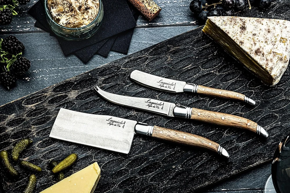 Laguiole stiliaus sūrio peilių rinkinys su ąžuolo rankenomis