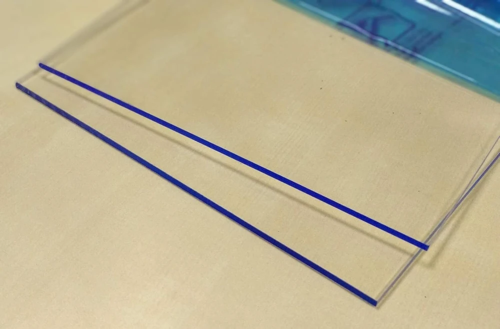 Laserplast skaidrus akrilo stiklas 5 mm A6 Din A6 (105 x 148 mm) - metakrilatas - įvairių dydžių (100 x 100, 100 x 70, 50 x 50, 30 x 30 ir kt.) - akrilo lakštas - skaidri akrilo plokštė